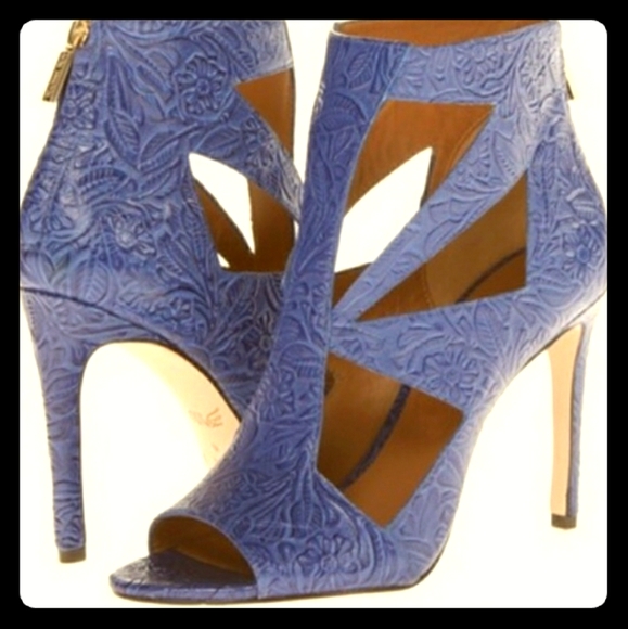 RACHEL Rachel Roy Shoes - NWOT RACHEL ROY LEXXI CUT OUT BOOTIE